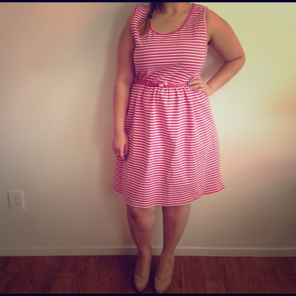 NWT Pink Stripped Skater Sz XL w belt
